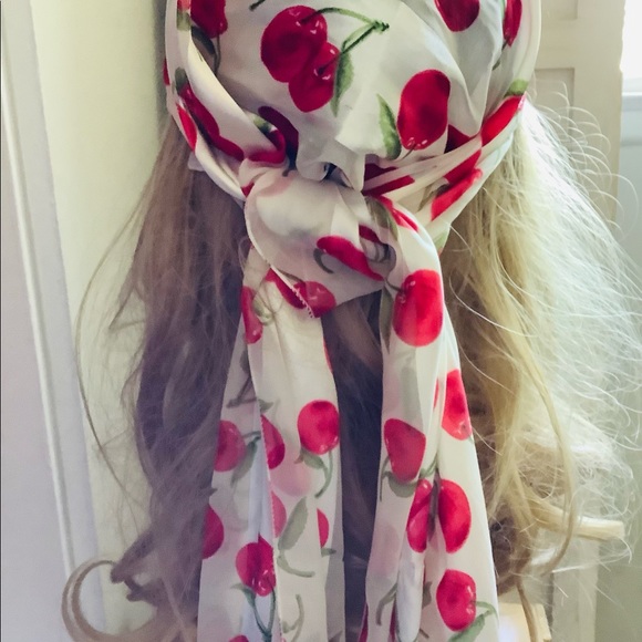 HEADSCARF 🍒 - Picture 2 of 4